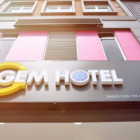 Gem Hotel Nusajaya  Kültér fotó