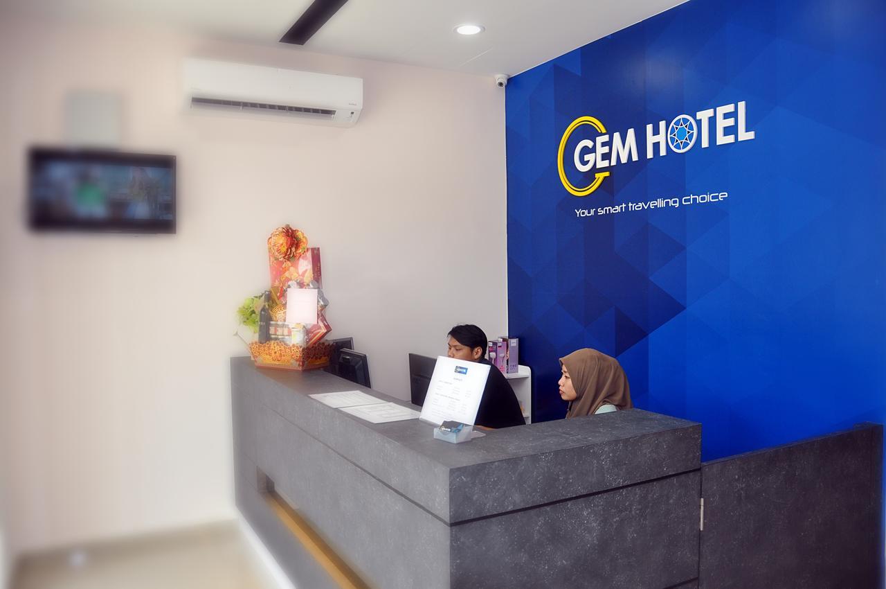 Gem Hotel Nusajaya  Kültér fotó