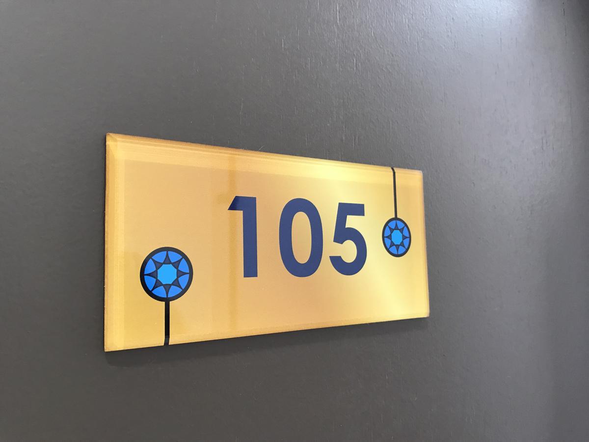 Gem Hotel Nusajaya  Kültér fotó
