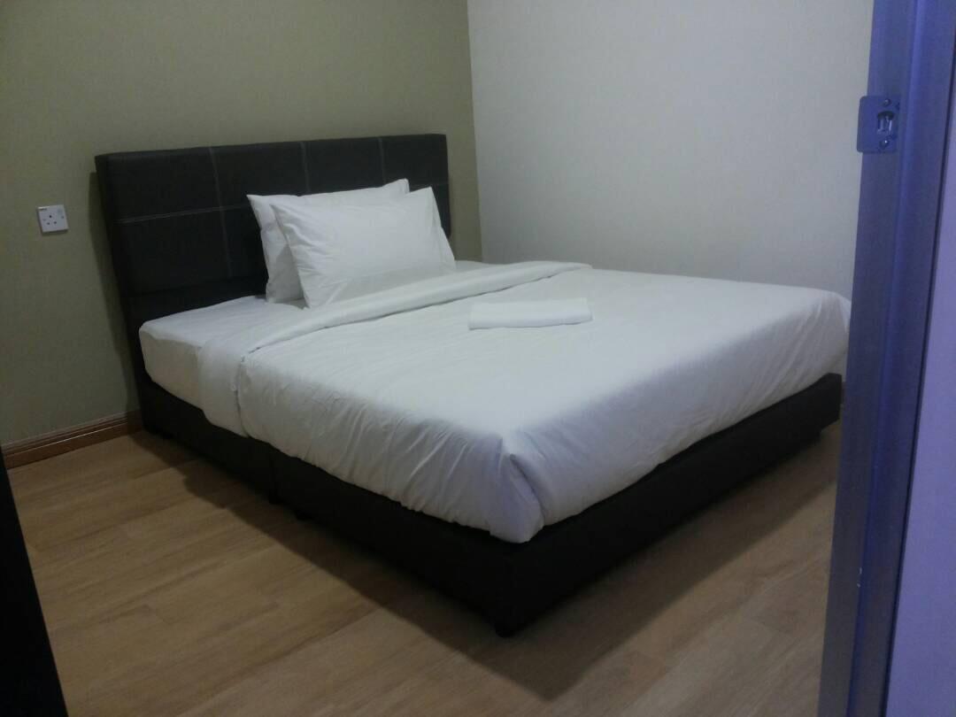 Gem Hotel Nusajaya  Kültér fotó
