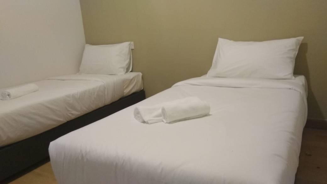 Gem Hotel Nusajaya  Kültér fotó